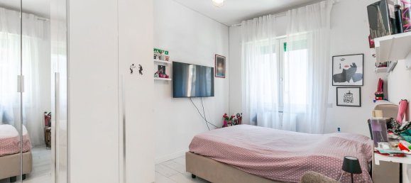 3-salle Appartement à Milan, Italy No. 285036 17