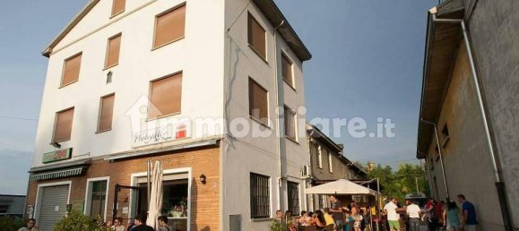 5 rooms Commercial property in Fidenza, Italy No. 20033 2