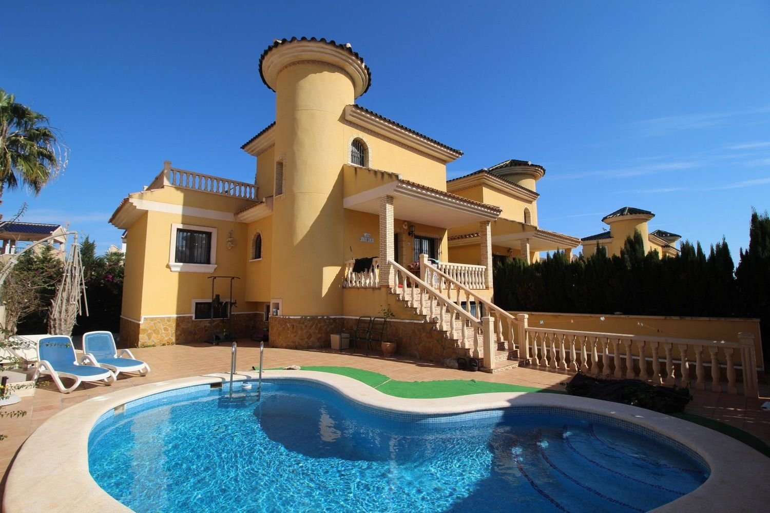 3 bedrooms House in Alicante, Spain No. 95752