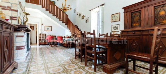 5 bedrooms Villa in Guidonia Montecelio, Italy No. 207831 6