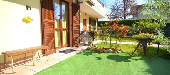 3 rooms Apartment in Caronno Pertusella, Italy No. 181909 6