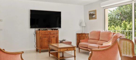 4 Schlafzimmer Wohnung in Grasse, France, Nr. 1556 6