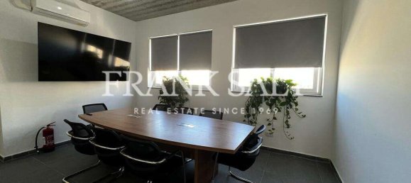 400m² Office in Mosta, Malta No. 12438 4