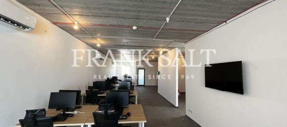 400m² Office in Mosta, Malta No. 12438 8