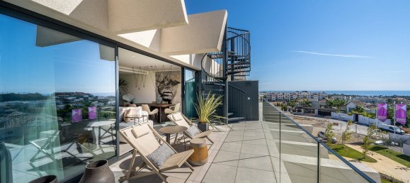 Apartamento de 3 dormitorios en Estepona, Spain No. 2463 11