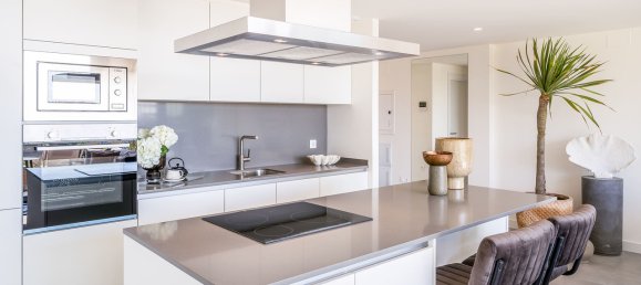 Apartamento de 3 dormitorios en Estepona, Spain No. 2463 8