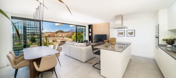 Apartamento de 3 dormitorios en Estepona, Spain No. 2463 9