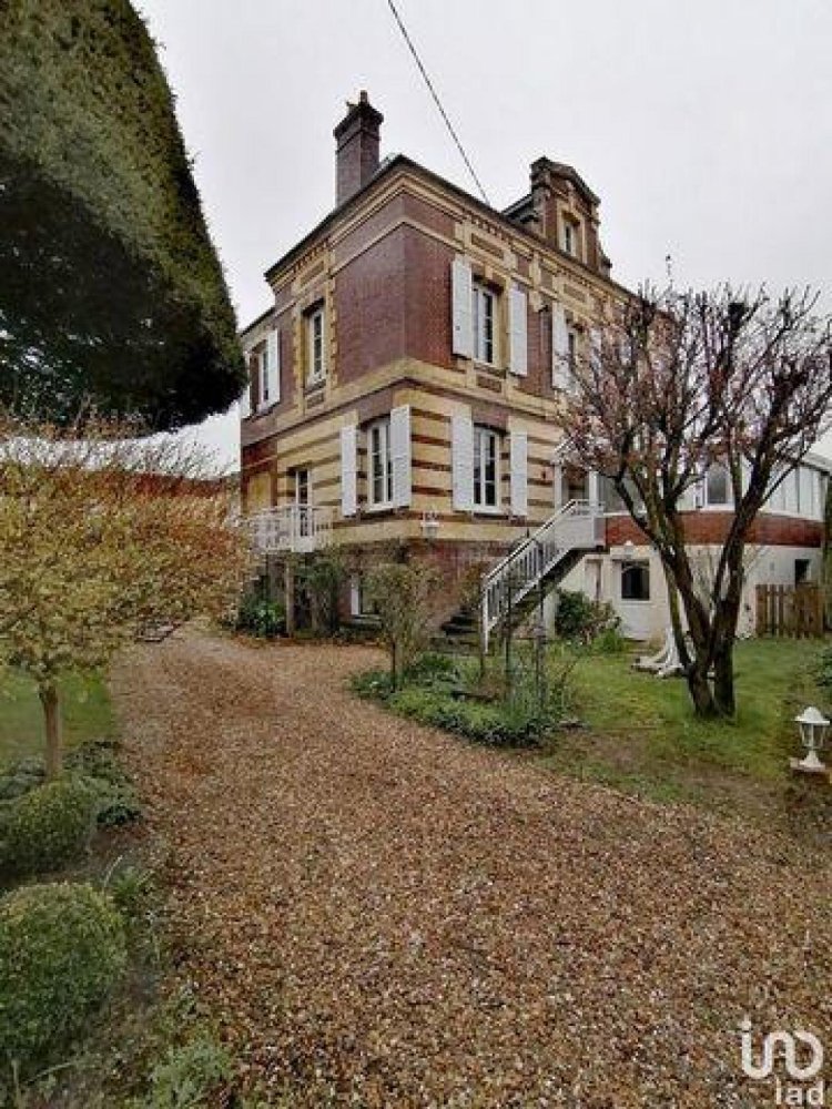 Casa de 5 dormitorios en Montivilliers, France No. 30450