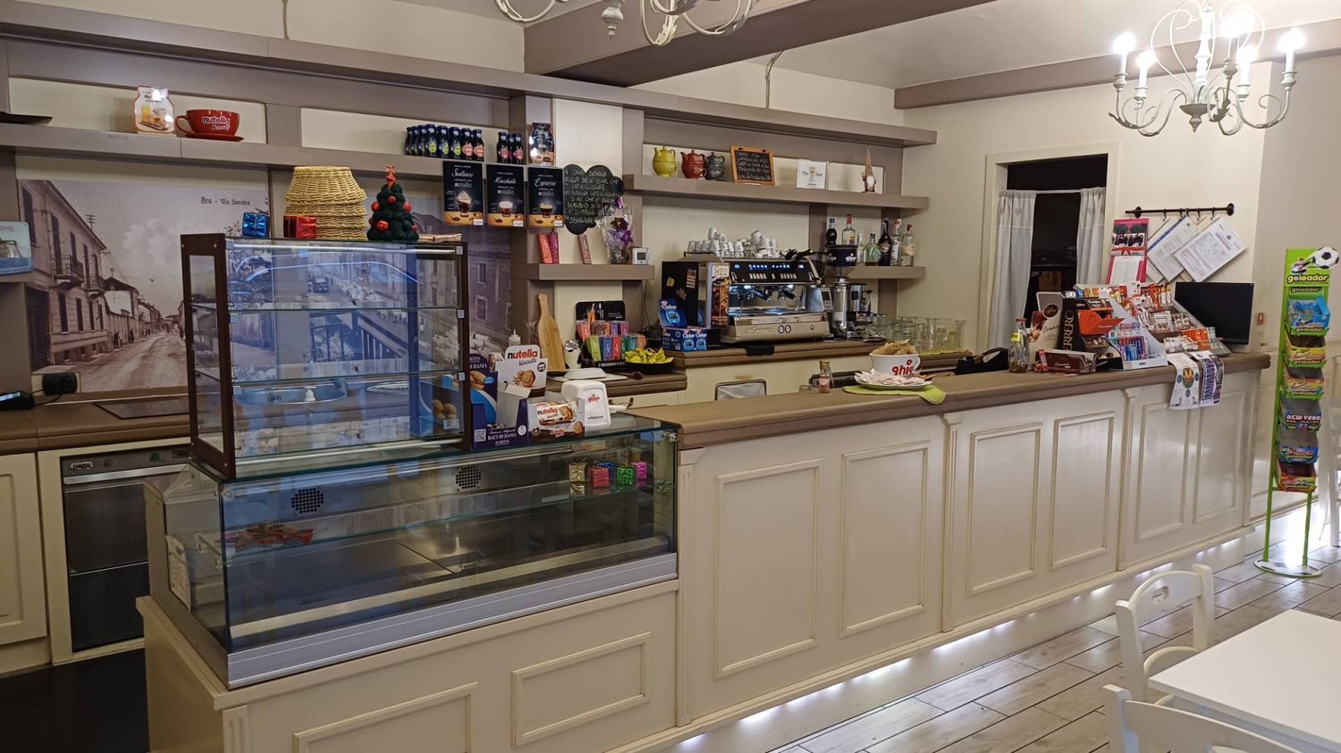 1غرفة عقار تجاري في Bra, Italy رقم 82182