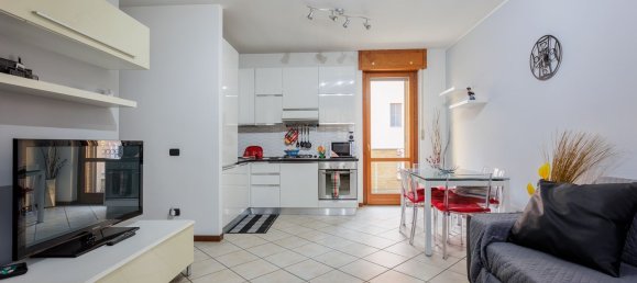 2 rooms Apartment in Baranzate, Italy No. 330362 3