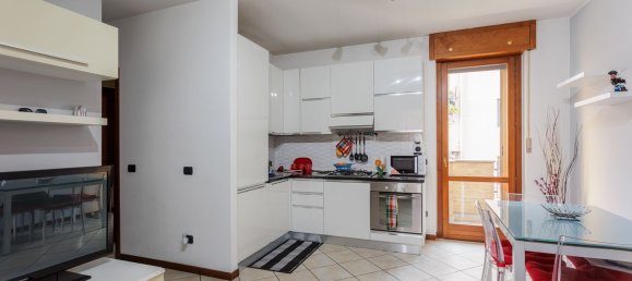 2 rooms Apartment in Baranzate, Italy No. 330362 4