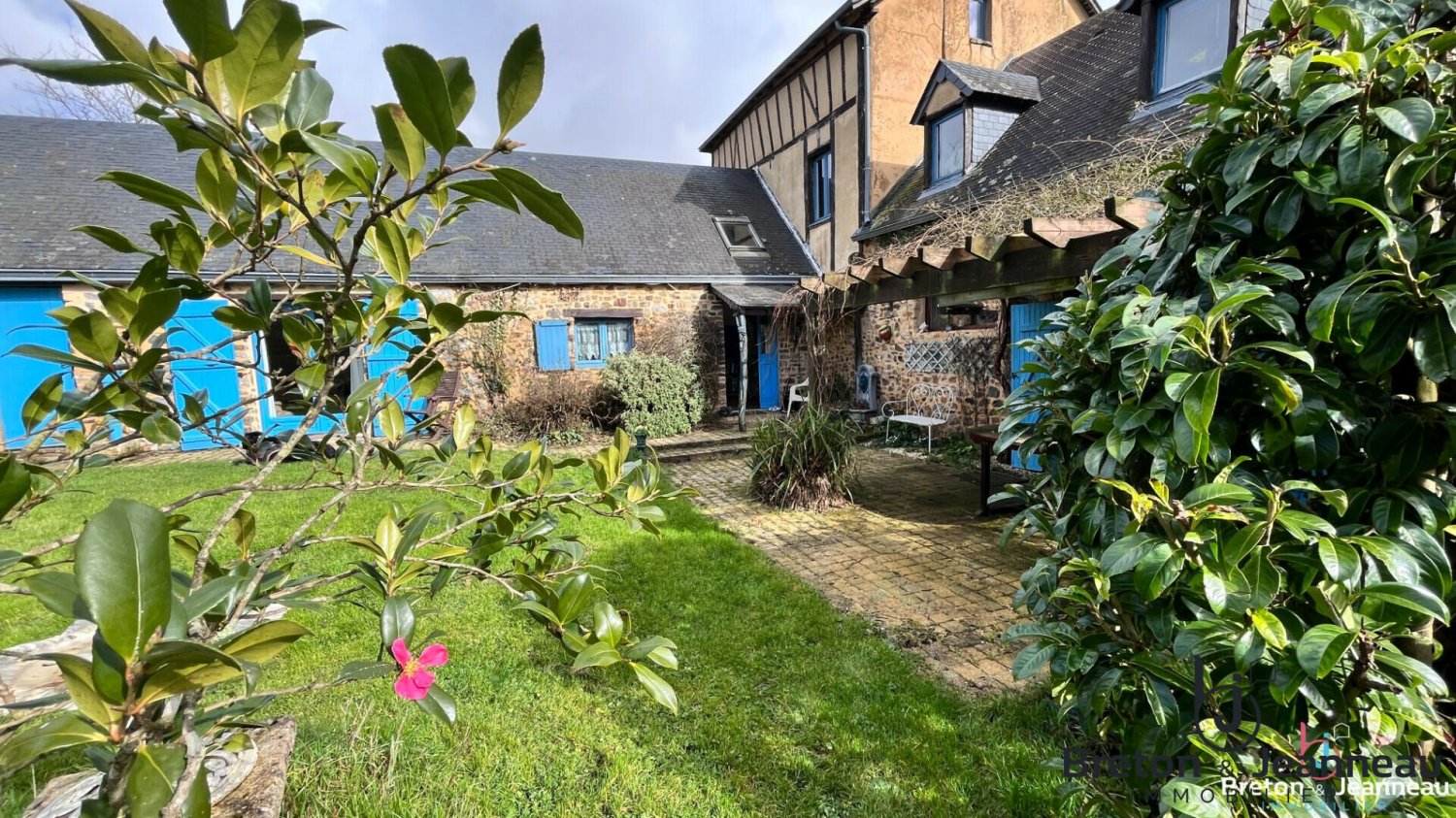 4 غرف نوم منزل في Le Genest-Saint-Isle, France رقم 360610