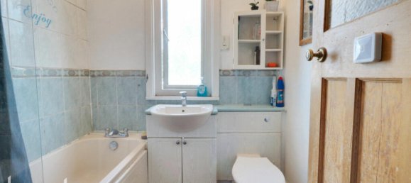 4 bedrooms House in Hayes, United Kingdom No. 5057 8