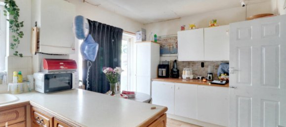 4 bedrooms House in Hayes, United Kingdom No. 5057 5