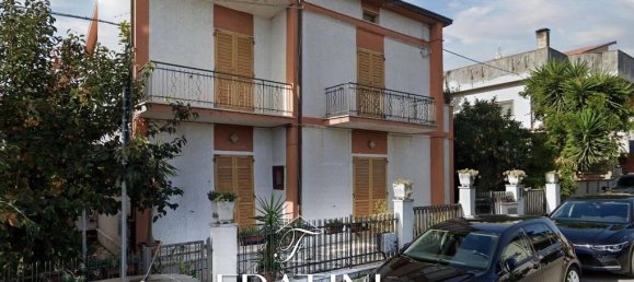 7-Zimmer Haus in Nereto, Italy, Nr. 77398 2