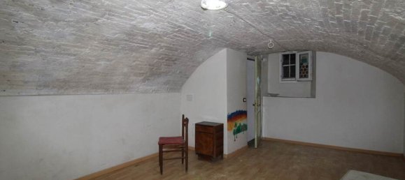 3 Schlafzimmer Wohnung in Siena, Italy, Nr. 60892 9