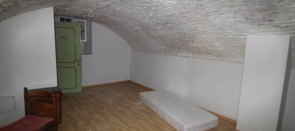3 Schlafzimmer Wohnung in Siena, Italy, Nr. 60892 8
