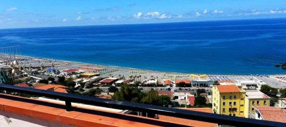 3 rooms Apartment in Scalea, Italy No. 177804 3