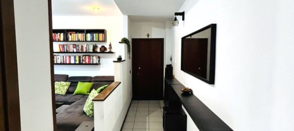 3-salle Appartement à Paullo, Italy No. 330379 10