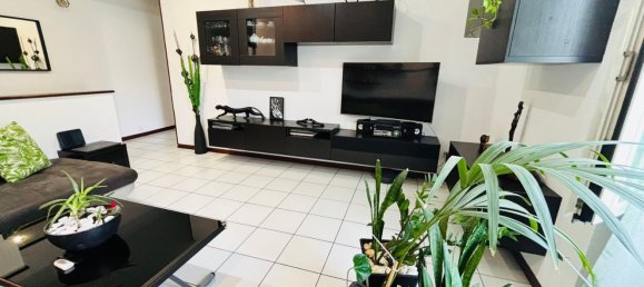 3-salle Appartement à Paullo, Italy No. 330379 4