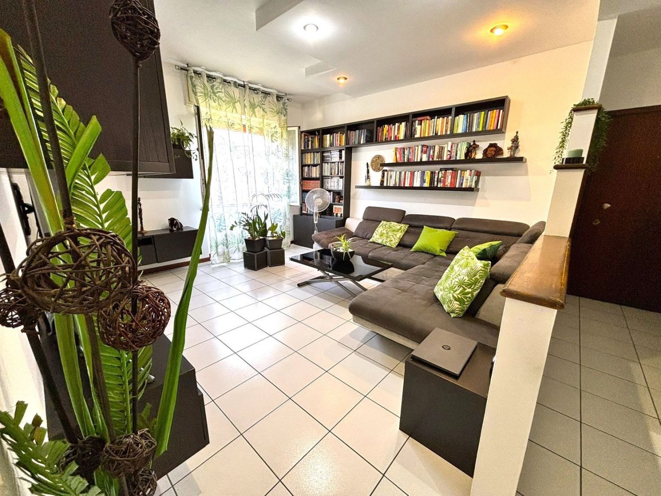 3-salle Appartement à Paullo, Italy No. 330379