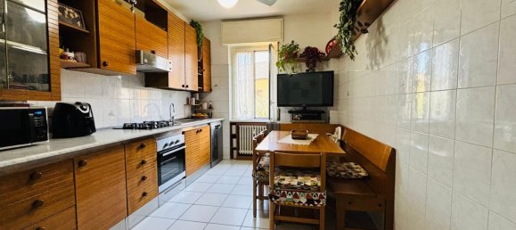 3-salle Appartement à Paullo, Italy No. 330379 13