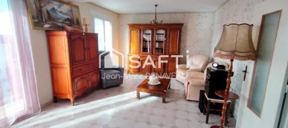 3 bedrooms House in Chinon, France No. 270808 2