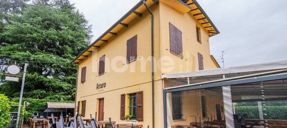 8 rooms House in Reggio Emilia, Italy No. 280509 4