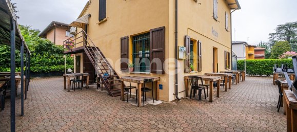 8 rooms House in Reggio Emilia, Italy No. 280509 6
