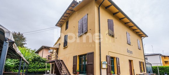 8 rooms House in Reggio Emilia, Italy No. 280509 5