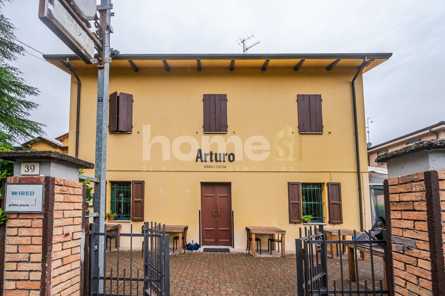 8 rooms House in Reggio Emilia, Italy No. 280509