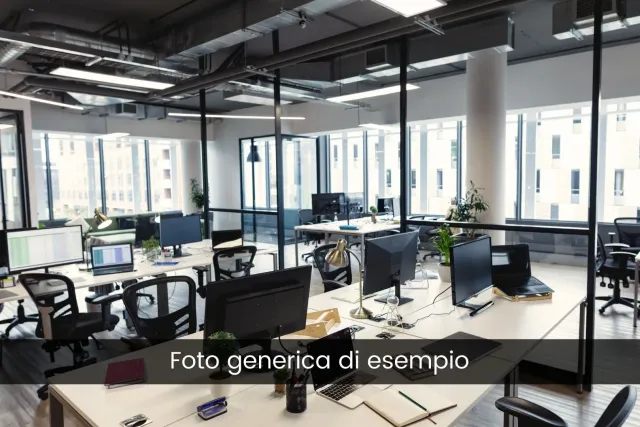 4 rooms Office in Monza, Italy No. 295312