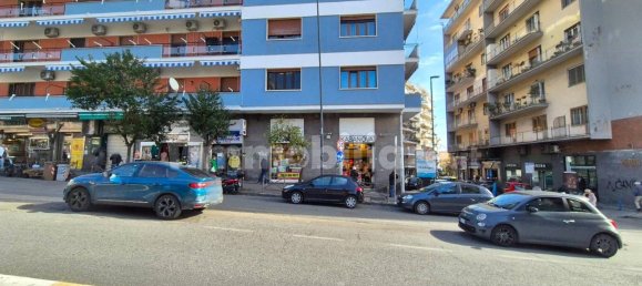 1-Zimmer Gewerbliche Immobilie in Naples, Italy, Nr. 171594 4