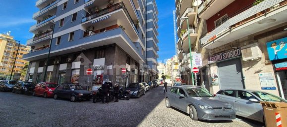 1-Zimmer Gewerbliche Immobilie in Naples, Italy, Nr. 171594 5
