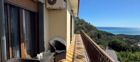 Villa de 3 dormitorios en Cogorno, Italy No. 334965 28