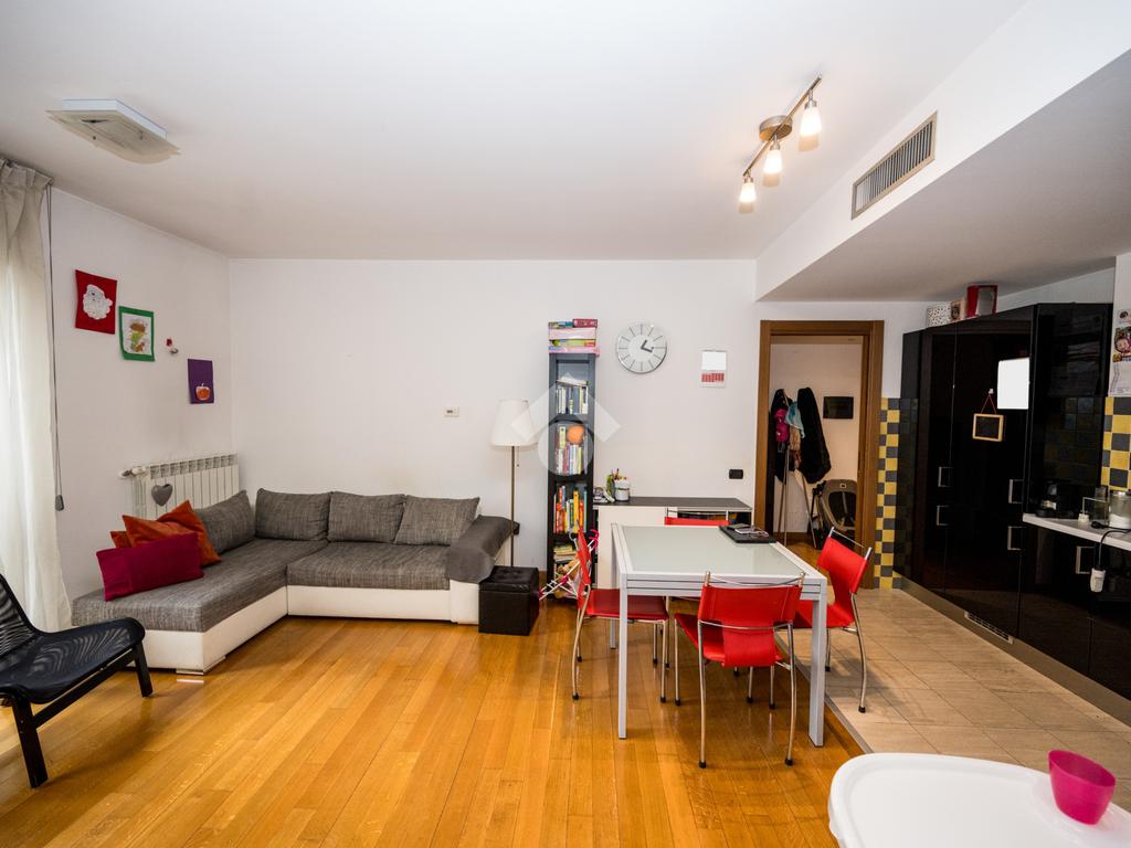 Квартира с 1 спальней в Милан, Италия № 249289