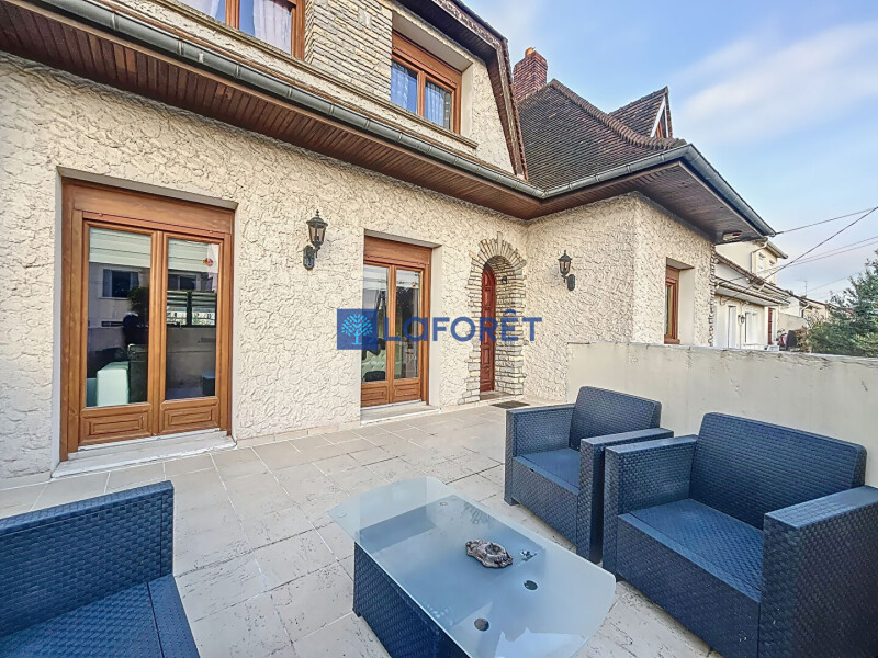 6 bedrooms House in Morangis, France No. 140726