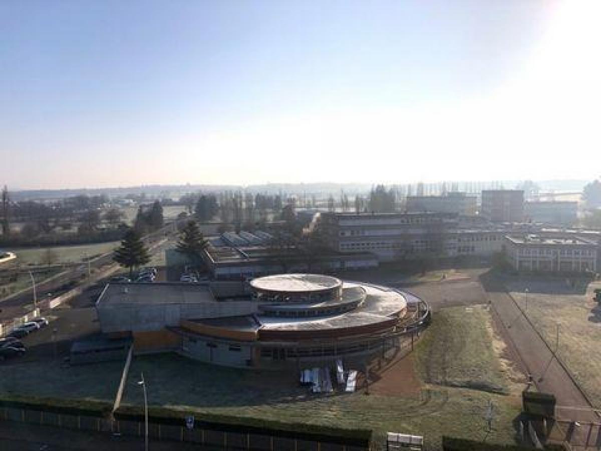 شقة 2 غرف نوم  في Digoin, France رقم 8006