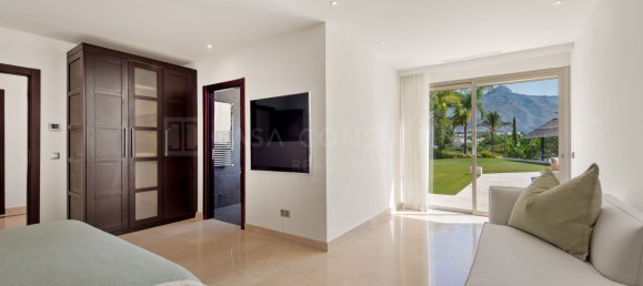 7 bedrooms Villa in Marbella, Spain No. 120436 20