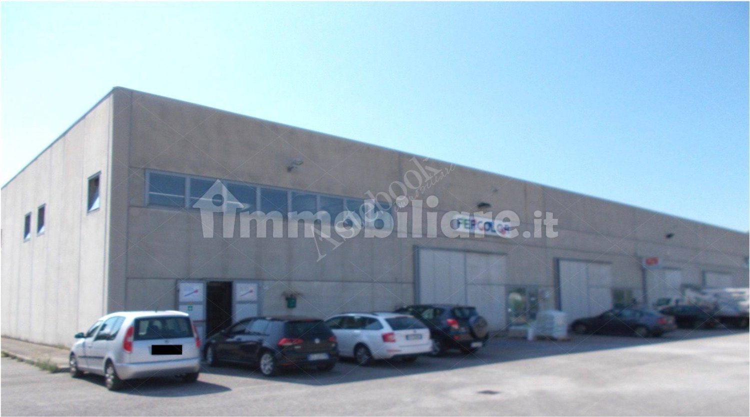 1 room Warehouse in Udine, Italy No. 265543
