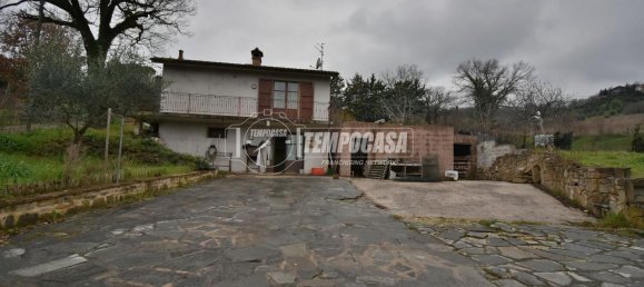 Дом с 3 комнатами в Толентино, Италия № 150822 18