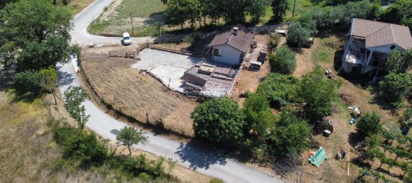 Дом с 3 комнатами в Толентино, Италия № 150822 23