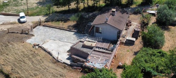 Дом с 3 комнатами в Толентино, Италия № 150822 26