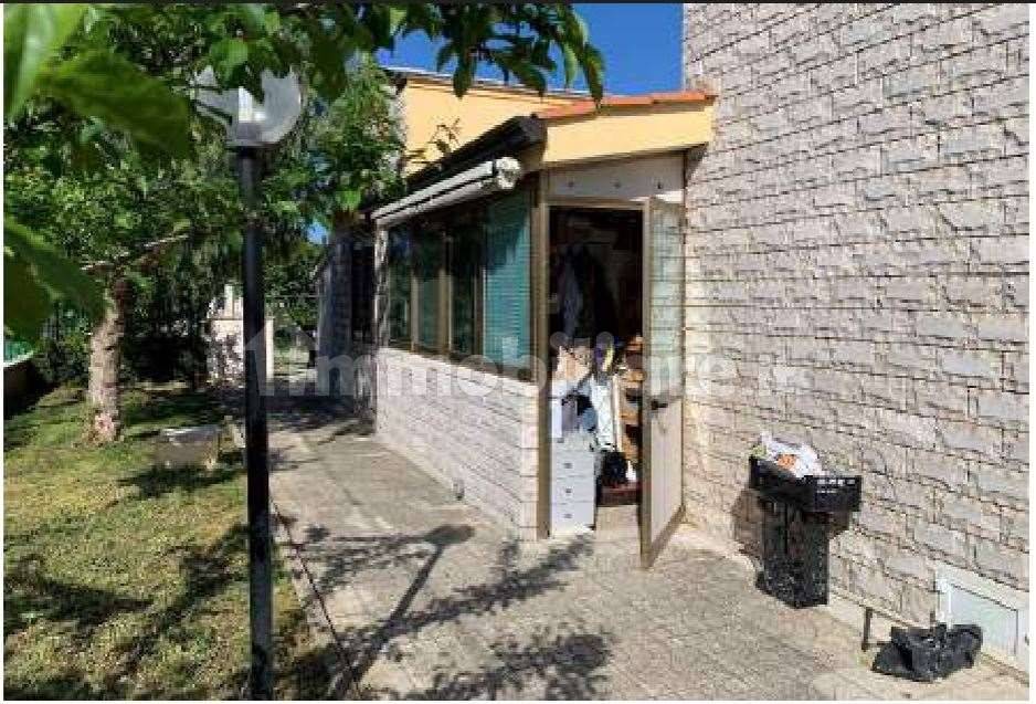 3 Schlafzimmer Villa in Bisceglie, Italy, Nr. 272309