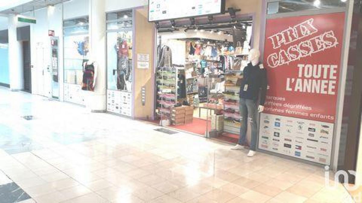 Oficina en Montreuil, France 174 m² No. 19770