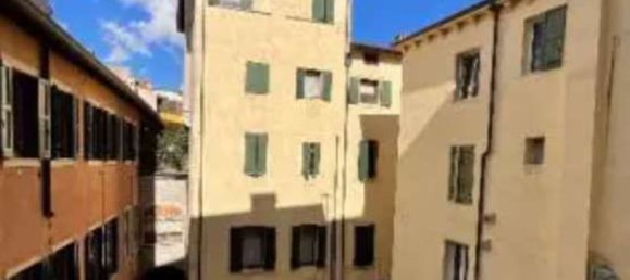 8 rooms Apartment in Verona, Italy No. 309166 7