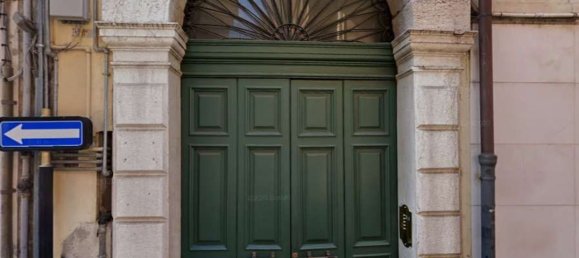 8 rooms Apartment in Verona, Italy No. 309166 6