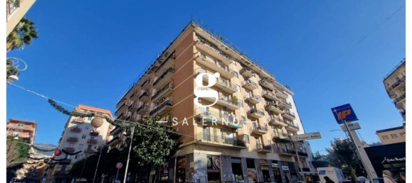 5 bedrooms Apartment in Salerno, Italy No. 56079 4