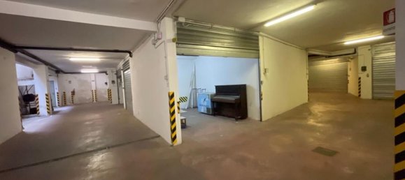 30m² Garage in Rome, Italy No. 352337 18