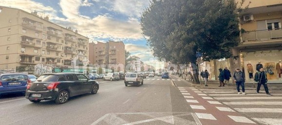 Propiedad comercial de 2 habitaciónes en Rome, Italy No. 218931 25